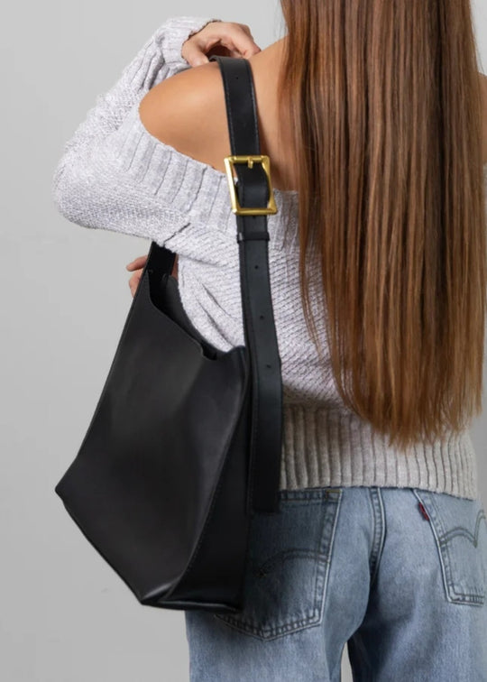 Julia leather bag + 1 free pouch